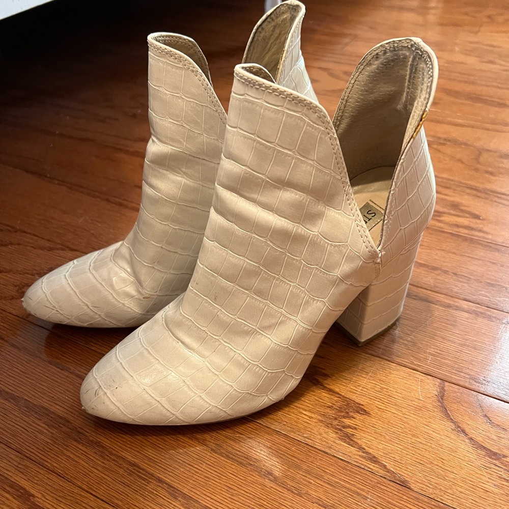 Women’s Shoes